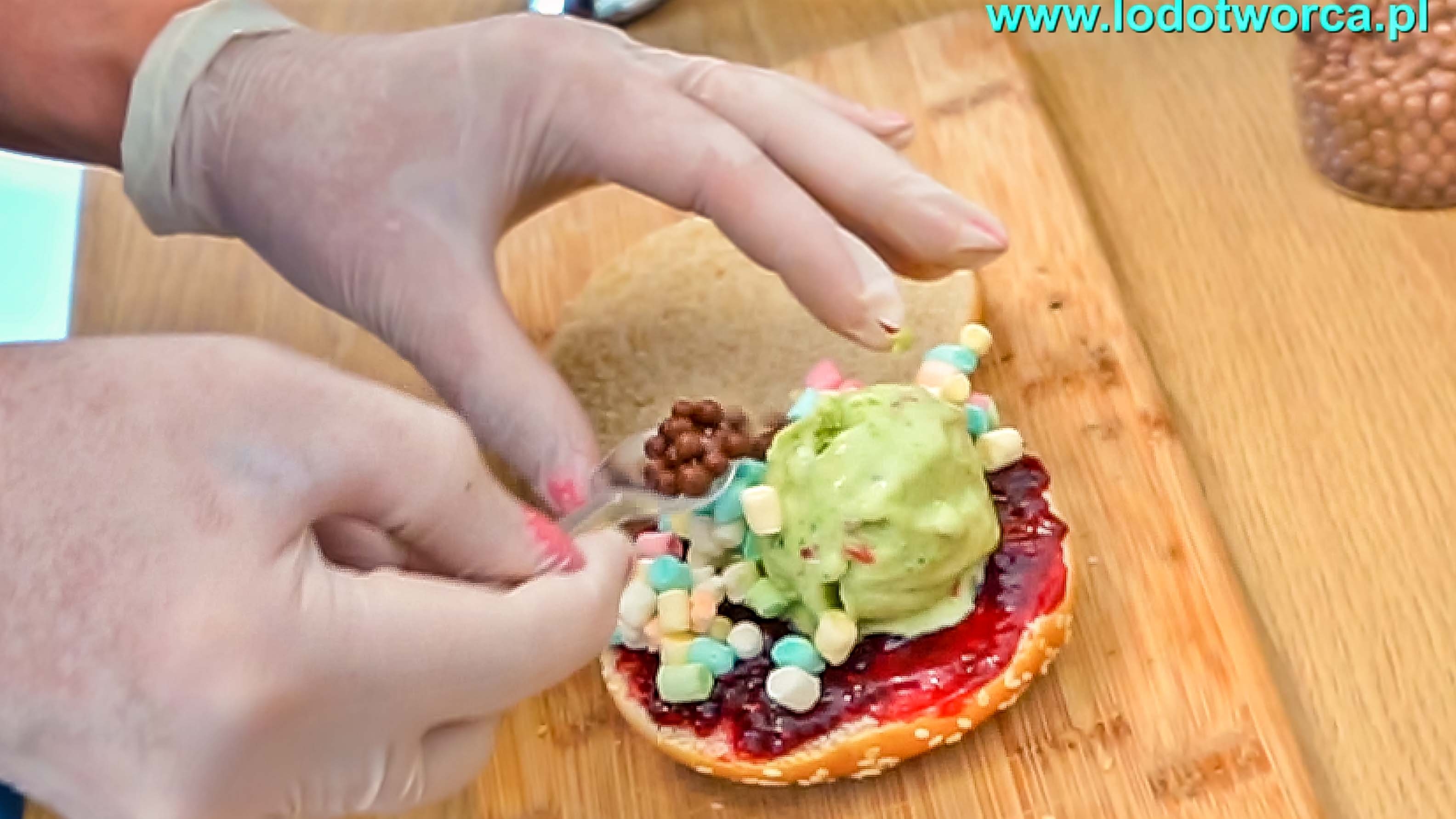 Gelatopanini Rzeszów kawiarnia shake milkshake mrożonyjogurt lód włoski sorbet kawa cafe rurki z kremem deser lodowy bita śmietana soki frappe posypki polewy.jpg